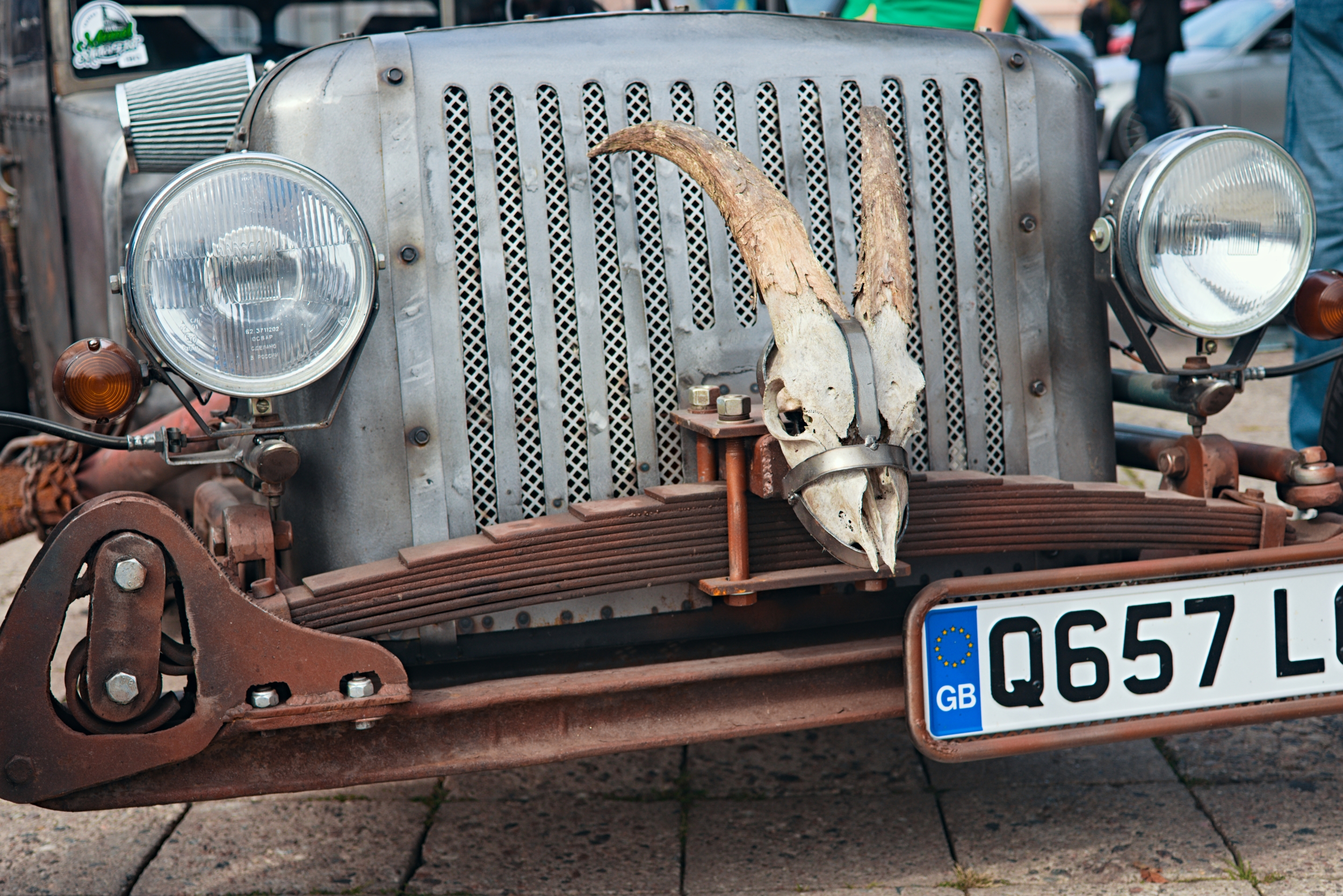 Memel Motor Fest Kaunas - automobilis su priekyje pritvirtinta raguoto gyvūno kaukole - Vilmanto Ramono nuotr.