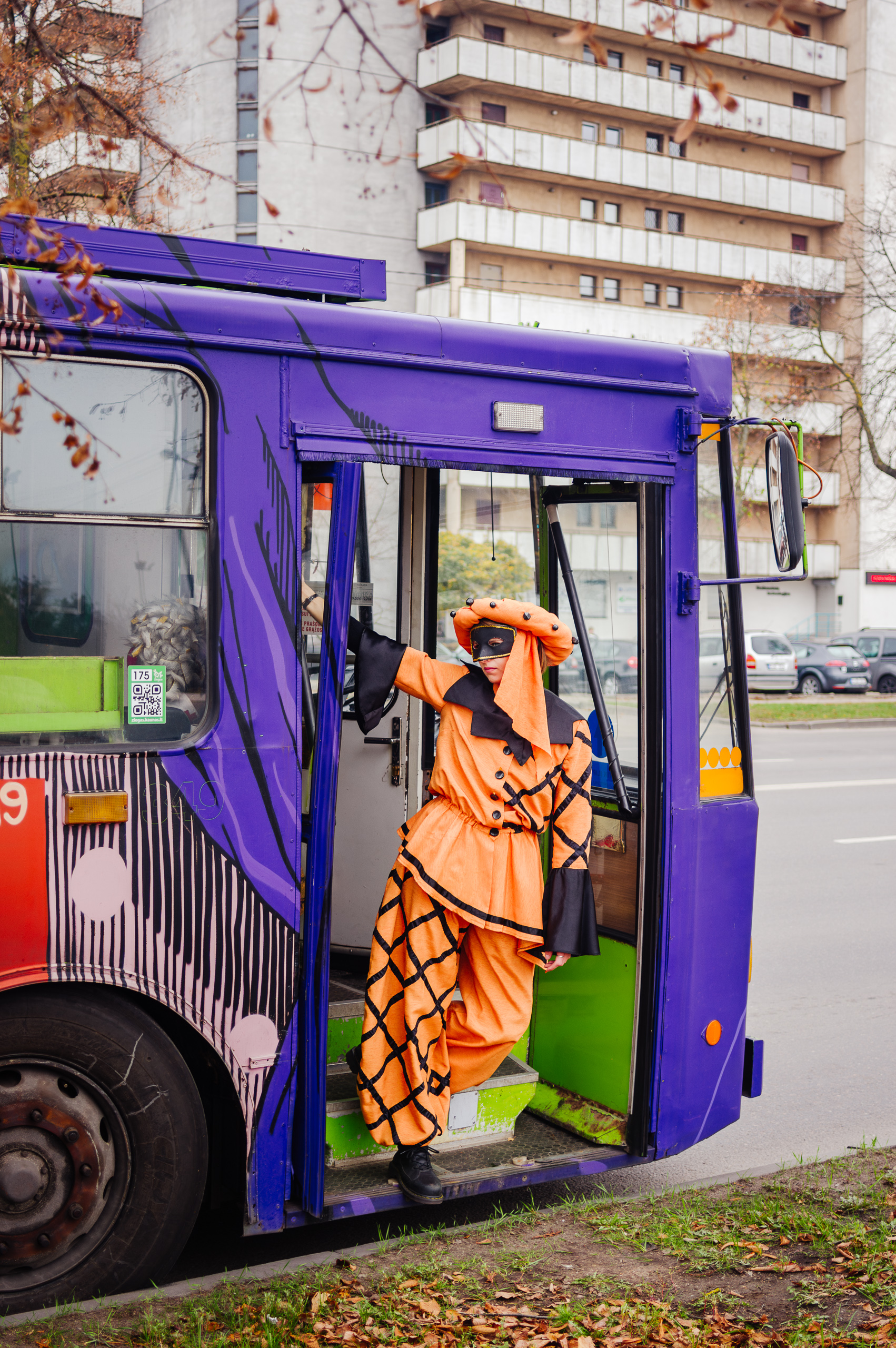 Senieji Kauno troleibusai „Škoda“ - Kauno valstybinio lėlių teatro aktorė - Vilmanto Ramono nuotr.