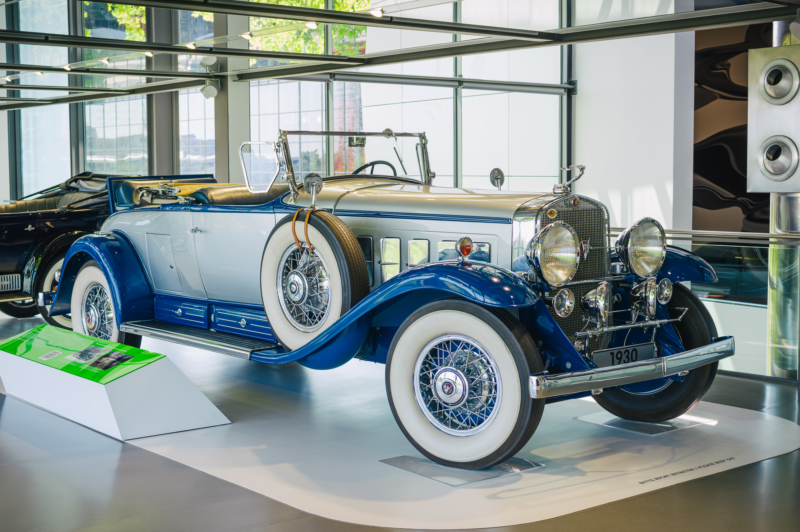 Autostadt Wolfsburge - 1930 metų Cadillac V16 - Vilmanto Ramono nuotr.